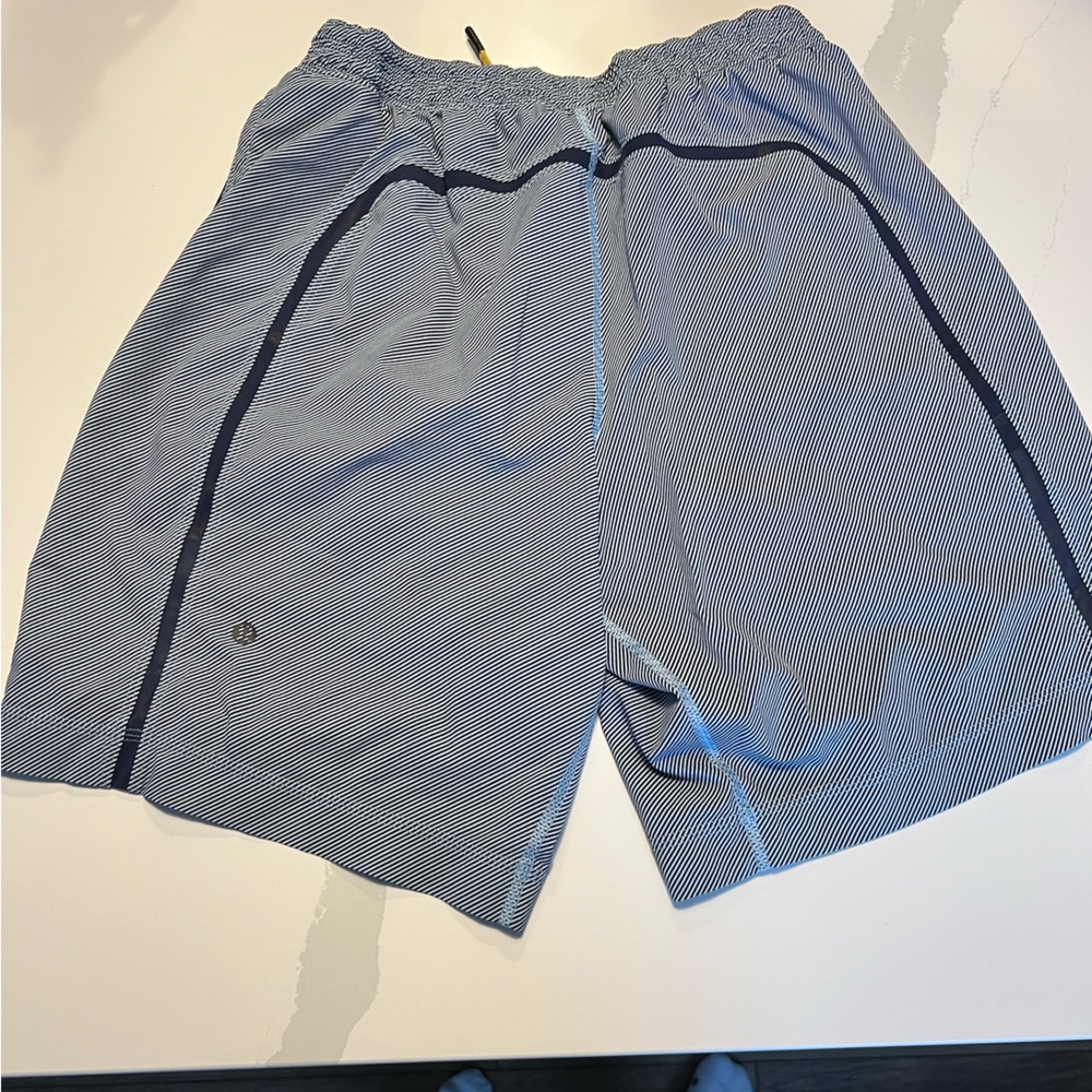 LuluLemon Mens shorts size M